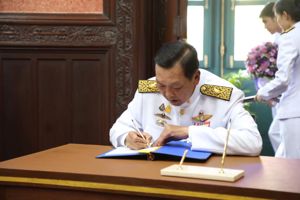   การลงนามถวายพระพร สมเด็จพระนางเจ้า ฯ พระบรมราชินี เนื่องในวันเฉลิมพระชนมพรรษา 3 มิถุนายน 2562