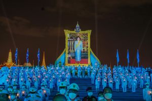 พิธีถวายเครื่องราชสักการะและวางพานพุ่ม และพิธีจุดเทียนถวายพระพรชัยมงคล พระนางเจ้าสิริกิติ์ พระบรมราชินีนาถ พระบรมราชชนนีพันปีหลวง เนื่องในโอกาสมหามงคลเฉลิมพระชนมพรรษา