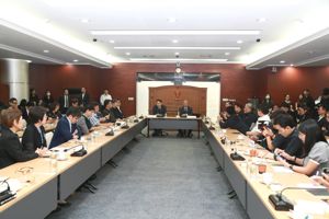 สำนักงาน กสทช. เชิญผู้ประกอบการและสื่อมวลชนเข้าร่วมประชุมเกี่ยวกับการนำเสนอข่าวในสถานการณ์ฉุกเฉิน