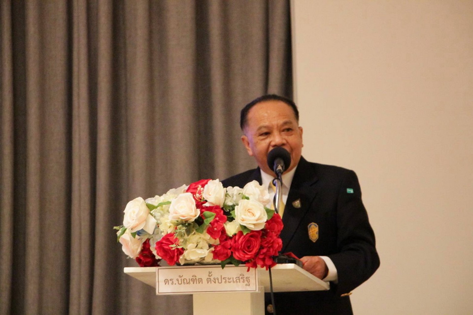 818153r.jpg